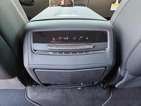 New 2026 Cadillac Escalade Luxury AWD/4WD image 11