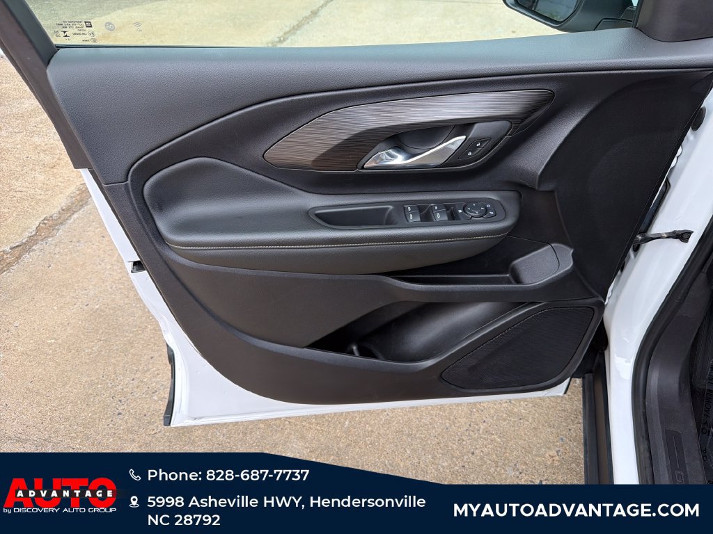Used 2024 GMC Terrain SLE AWD/4WD image 9