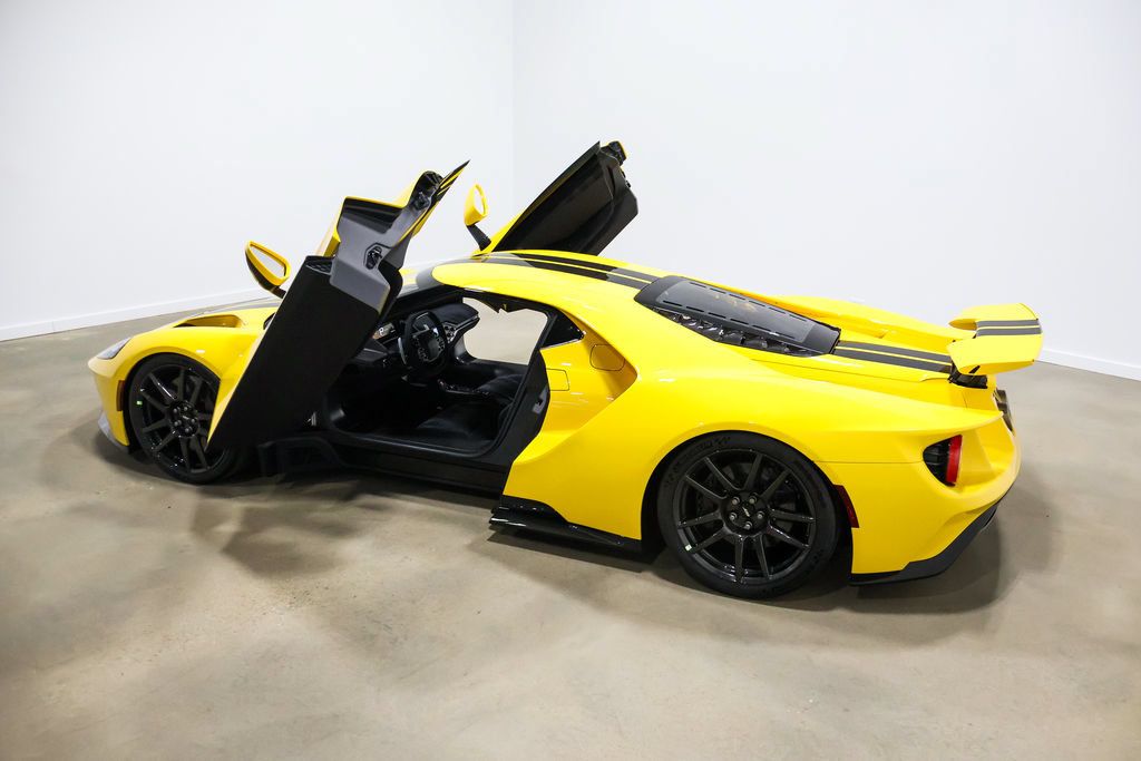 Used 2020 Ford GT Carbon Series RWD image 26