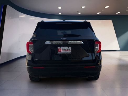 Used 2024 Ford Explorer XLT RWD image 4