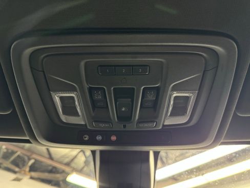 Used 2020 GMC Sierra 3500 AT4 w/ AT4 Premium Package AWD/4WD image 21