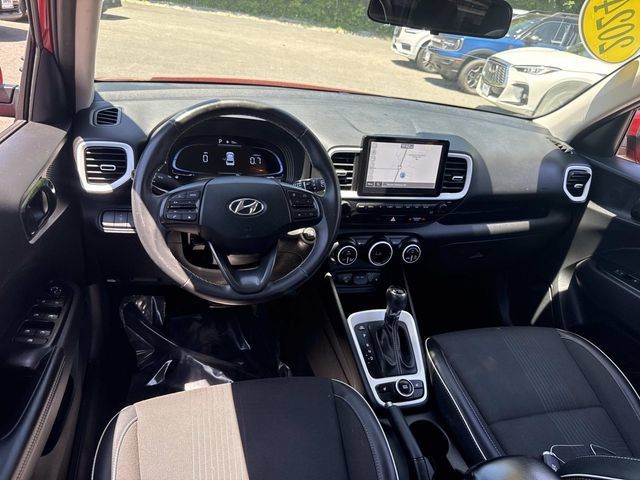 Used 2024 Hyundai Venue Limited FWD image 15