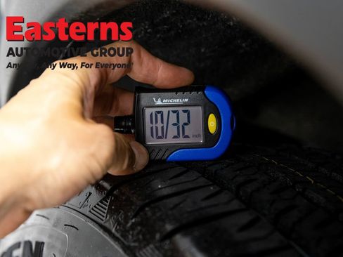 Used 2023 Nissan Rogue S AWD/4WD image 27