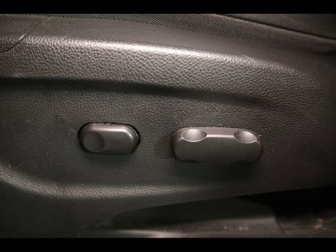 Used 2016 Chevrolet Trax LT w/ LT Sun and Sound Package AWD/4WD image 4