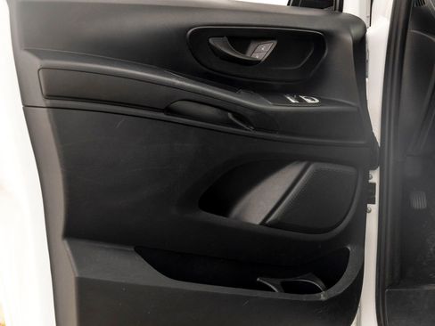 Used 2022 Mercedes-Benz Metris image 12