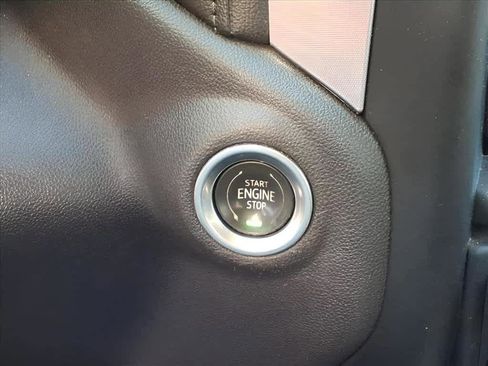 Used 2019 GMC Sierra 1500 SLT image 16