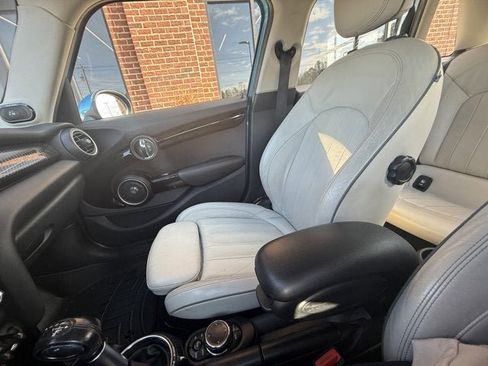 Used 2015 MINI Cooper S image 28