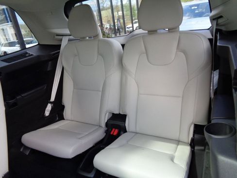 Used 2023 Volvo XC90 B6 Plus AWD/4WD image 18