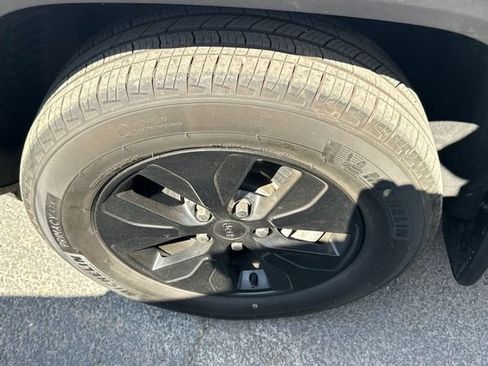 Used 2022 Jeep Grand Cherokee Limited 4xe w/ Luxury Tech Group II image 15