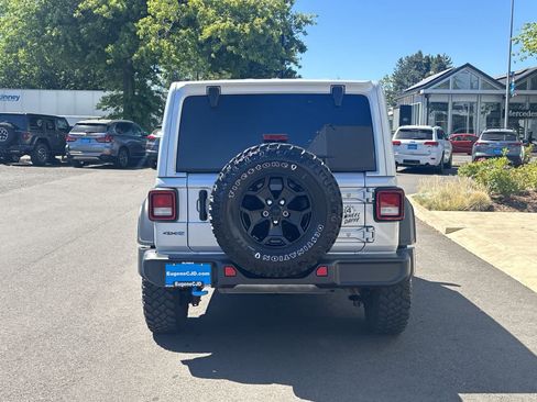 Certified 2023 Jeep Wrangler Unlimited AWD/4WD image 4