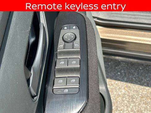 Used 2025 Nissan Kicks S FWD image 16