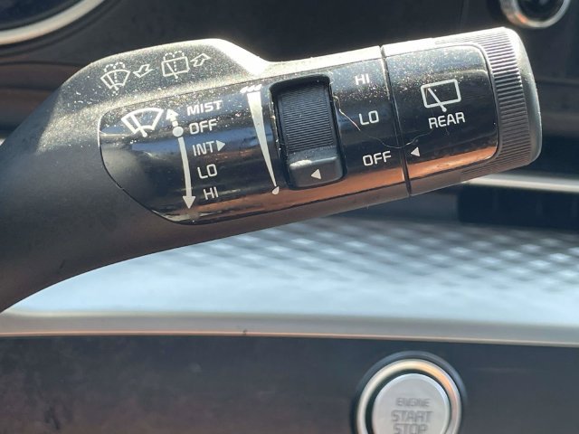 Certified 2024 Kia Carnival LX FWD image 22