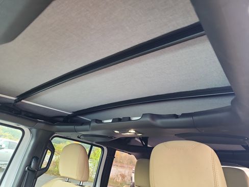 Used 2021 Jeep Wrangler Unlimited Sport image 13