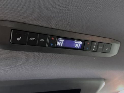 Certified 2024 Toyota Sienna Platinum image 29