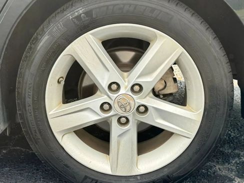 Used 2013 Toyota Camry SE FWD image 3