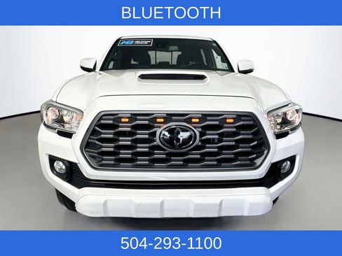 Used 2022 Toyota Tacoma TRD Sport w/ Technology Package RWD image 3