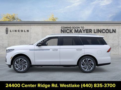 New 2026 Lincoln Navigator Reserve AWD/4WD image 3