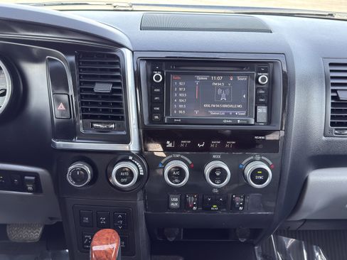 Used 2019 Toyota Sequoia Platinum w/ Four Season Floor Mat Package image 34