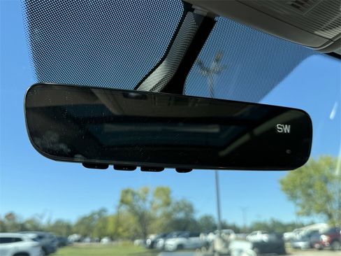 Used 2023 Volkswagen Atlas SE w/ Panoramic Sunroof Package image 22