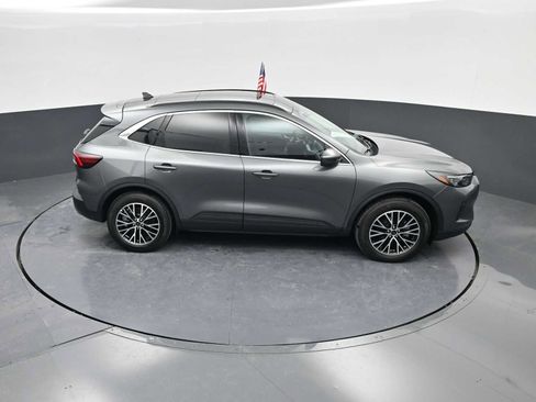 Used 2025 Ford Escape SE w/ PHEV Premium Package image 37