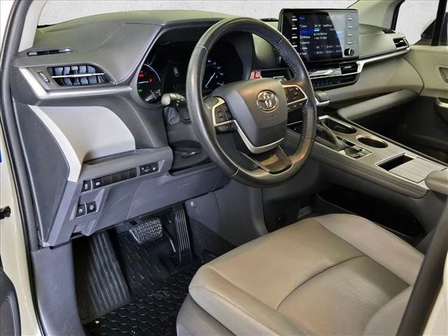 Used 2021 Toyota Sienna XLE FWD image 9