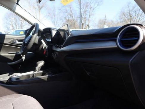 Certified 2025 Chevrolet Trax LS image 36