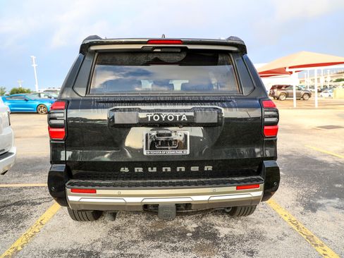 Used 2026 Toyota 4Runner Limited AWD/4WD image 9