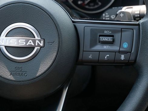 Used 2023 Nissan Rogue SV image 17