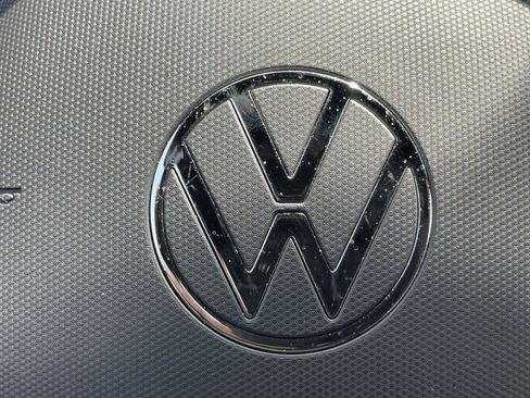 Used 2024 Volkswagen Atlas Cross Sport SE FWD image 29