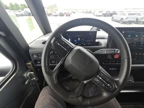Used 2024 Chevrolet Brightdrop 600 w/ Commercial Equipment Package AWD/4WD image 15