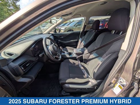 Used 2025 Subaru Forester Premium AWD/4WD image 19