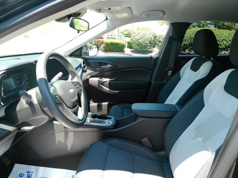 Certified 2024 Chevrolet Trax LS w/ LS Convenience Package FWD image 6