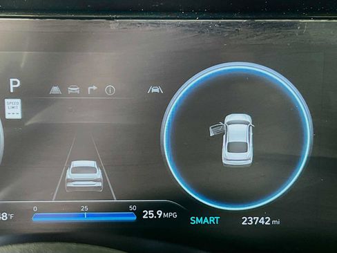 Certified 2024 Hyundai Elantra Limited image 12