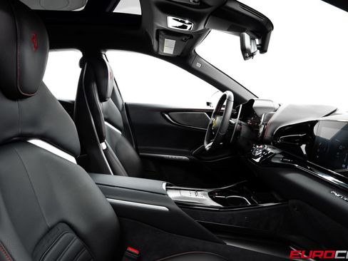 Used 2025 Ferrari Purosangue AWD/4WD image 43