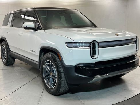 Used 2025 Rivian R1S Adventure Dual AWD/4WD image 7