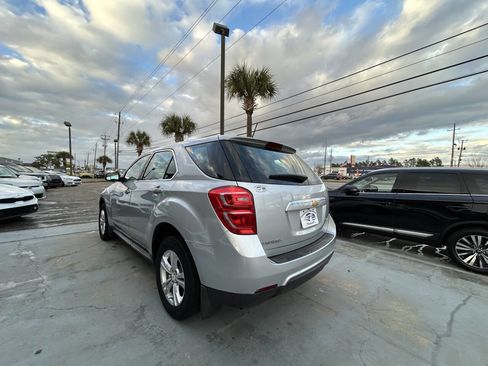 Used 2017 Chevrolet Equinox LS image 2