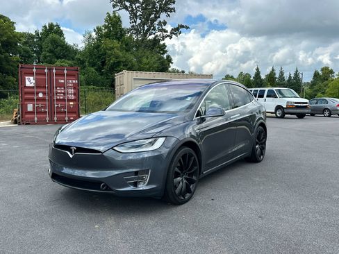 Used 2020 Tesla Model X Long Range AWD/4WD image 3