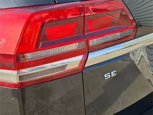 Used 2018 Volkswagen Atlas SE image 38