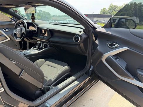 Used 2021 Chevrolet Camaro LT RWD image 13