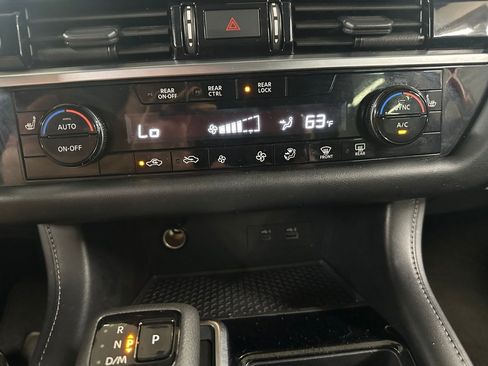 Used 2023 Nissan Pathfinder SV w/ Lighting Package (N92) AWD/4WD image 14