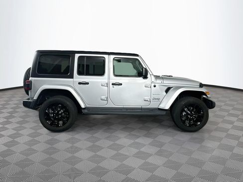 Used 2023 Jeep Wrangler Unlimited Sahara w/ Cold Weather Group AWD/4WD image 9