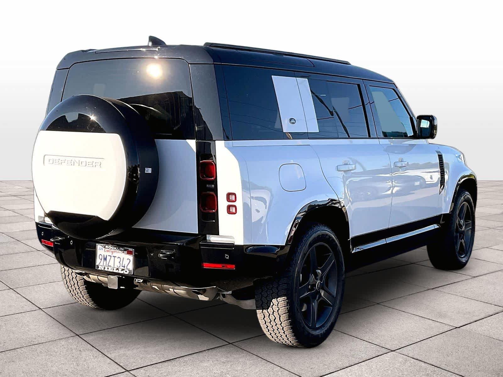 Used 2024 Land Rover Defender 110 X-Dynamic SE AWD/4WD image 13