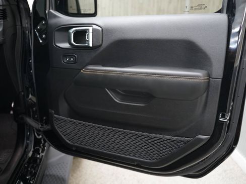 Used 2025 Jeep Gladiator Sport AWD/4WD image 27