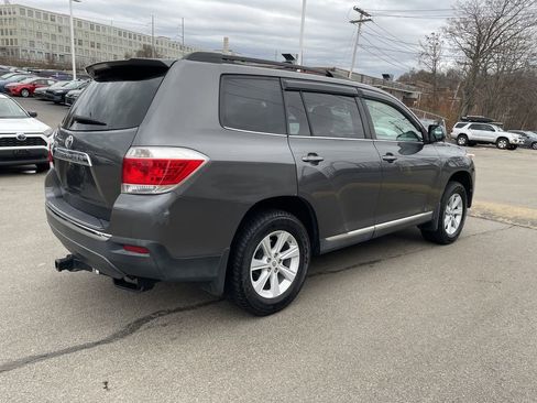Used 2012 Toyota Highlander FWD image 8