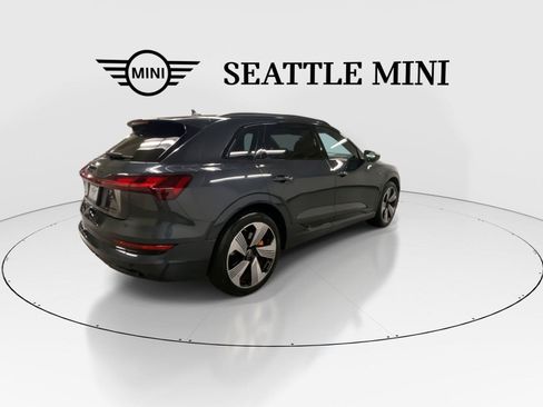 Used 2023 Audi e-tron Premium Plus AWD/4WD image 11