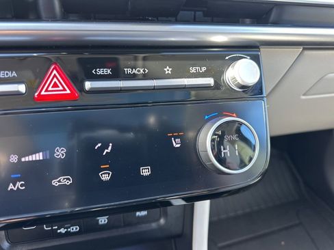 Used 2025 Hyundai Tucson SEL image 22