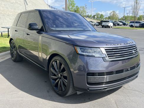 Used 2023 Land Rover Range Rover SV image 9