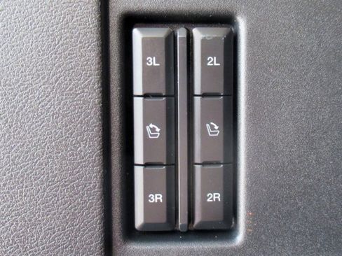 Used 2022 Ford Expedition Max Limited image 11