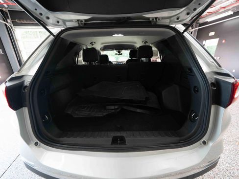 Used 2021 Chevrolet Equinox LT FWD image 28