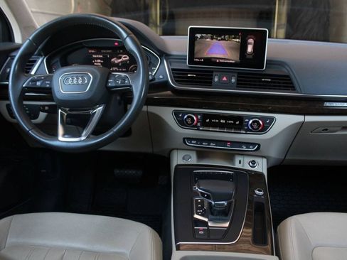 Used 2019 Audi Q5 2.0T Premium Plus w/ Premium Plus Package AWD/4WD image 19